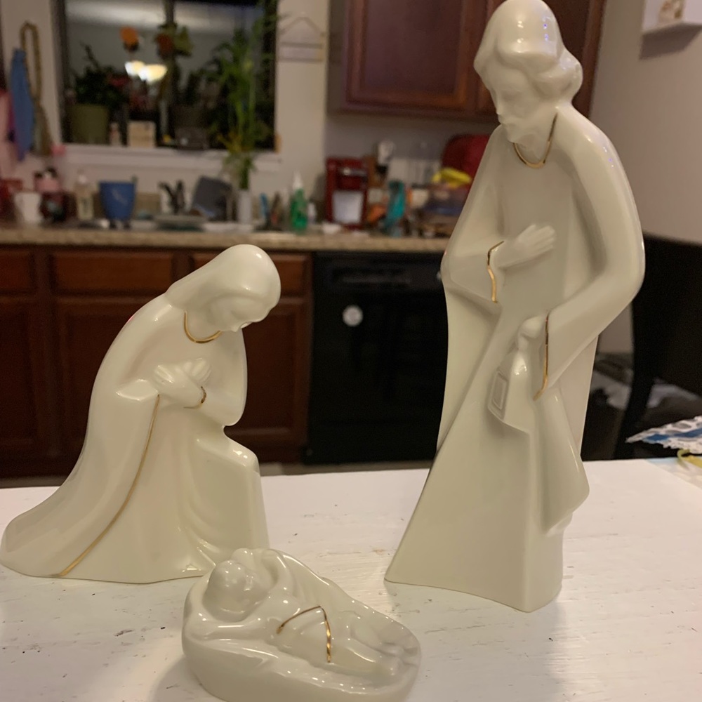 Mikasa Nativity set